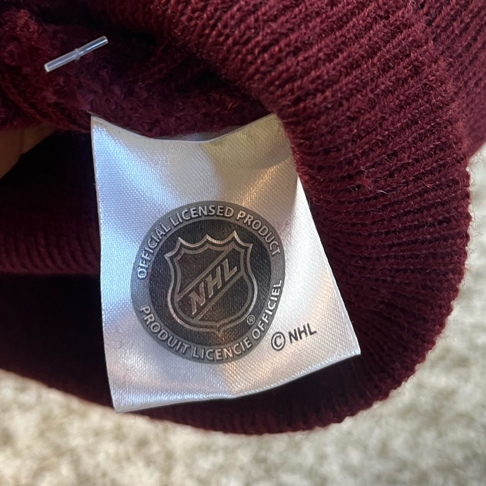 NHL Avalanche Beanie - Maroon & White - One Size - Picture 4 of 6